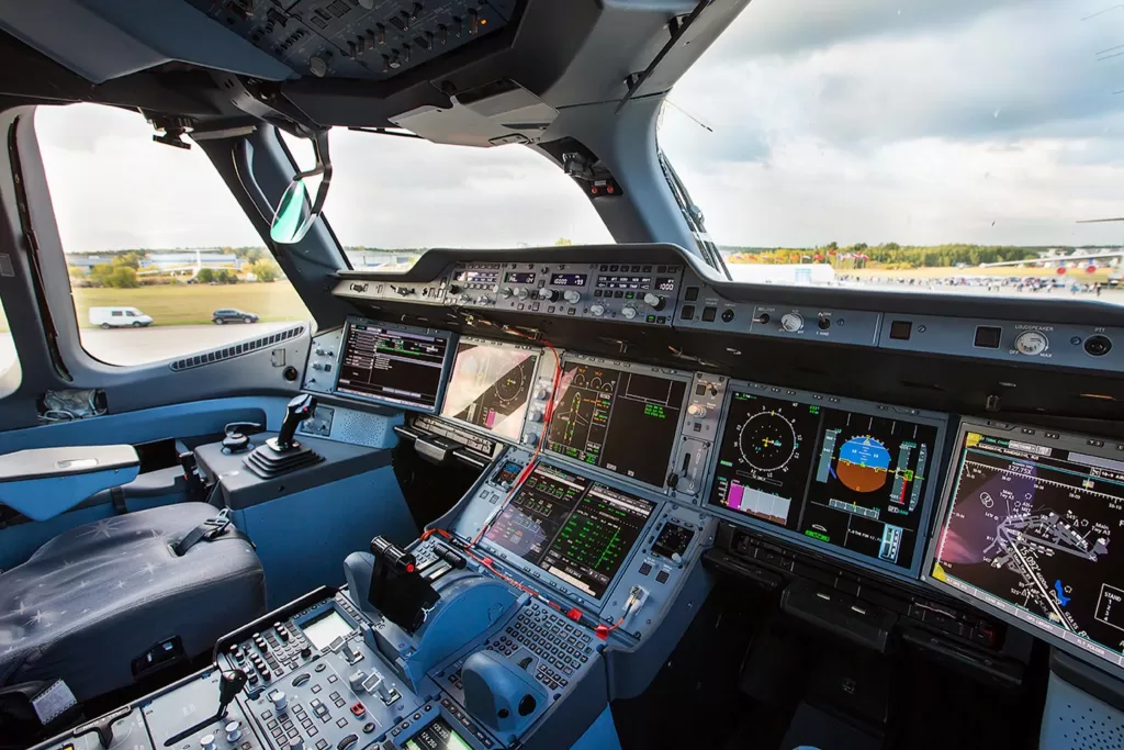 Airline-Pilot-Cockpit